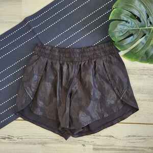 Athleta Racer Run Camo Shorts 4.5 Black Size Extra Small